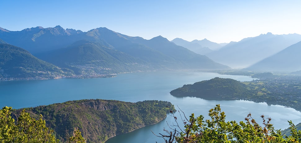 Panoramic view of Lake Como and surrounding mountains